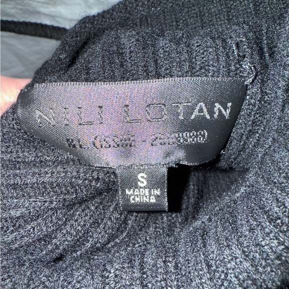 NILI LOTAN
Amaya Black Cashmere Sweater - Picture 8 of 8